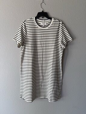 100% Cotton Large Pomander Place Striped Short Sleeve Tee Dress